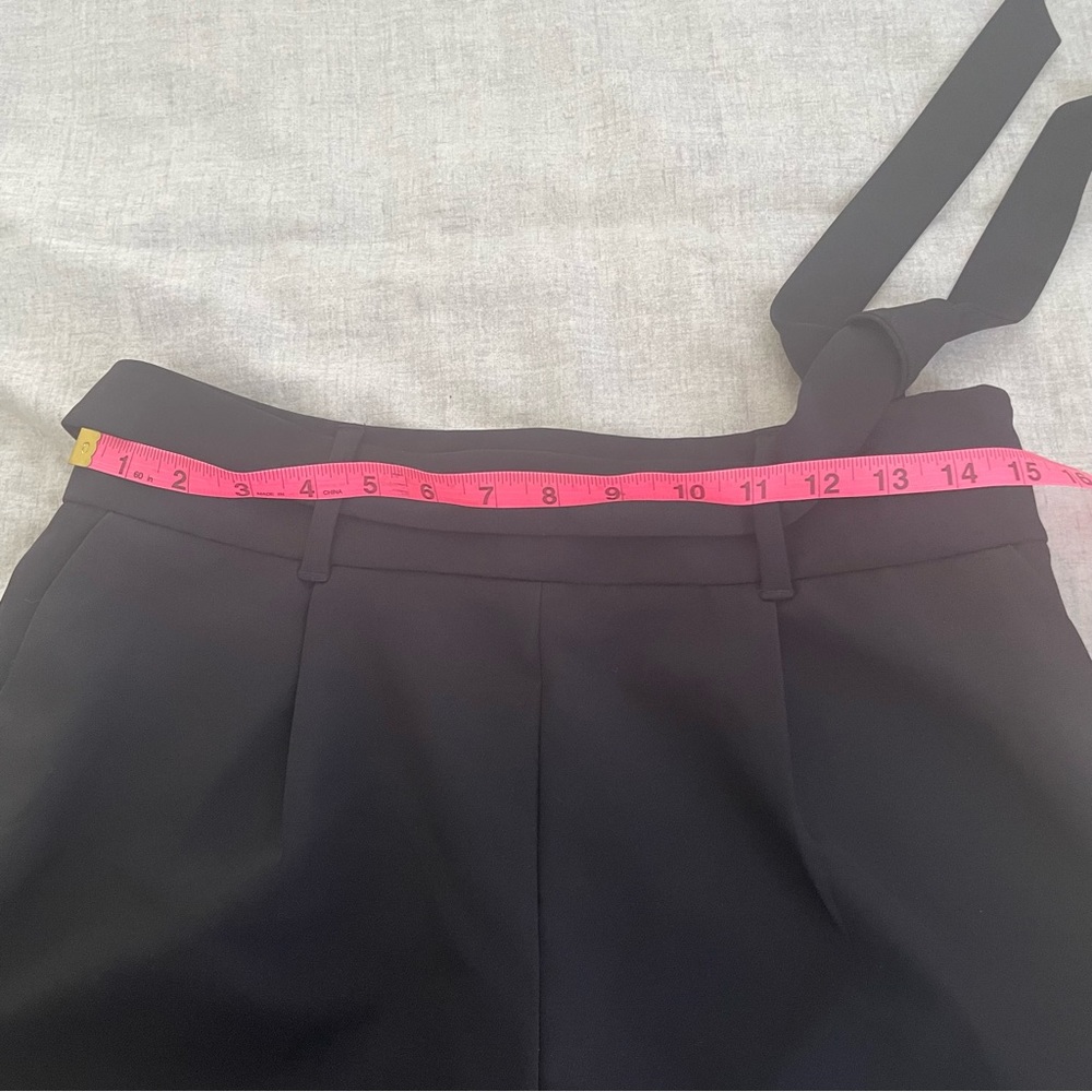 5” shorts with removable tie belt - Picture 5 of 6